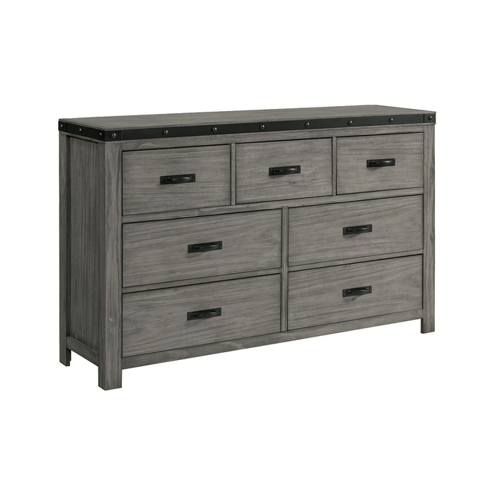 Wade - 7-Drawer Dresser