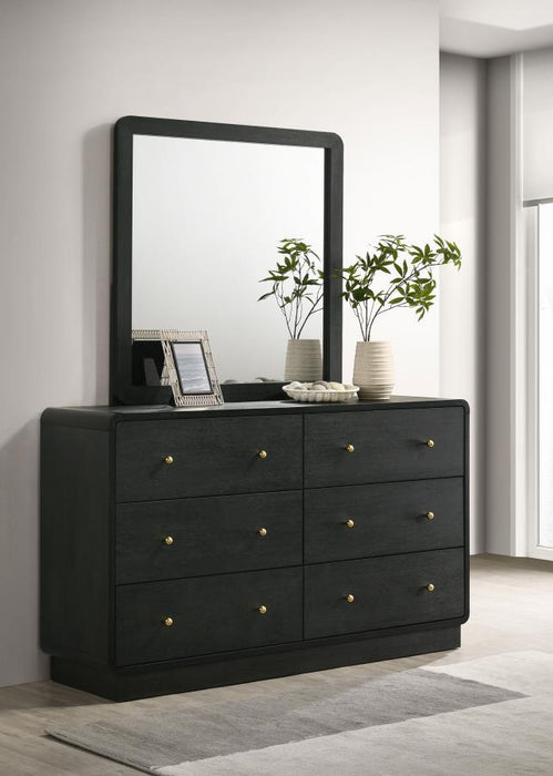 Cavelle - 6-Drawer Dresser