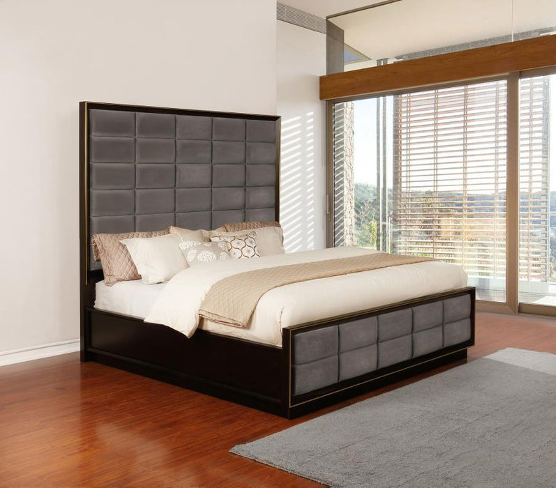 Durango - Wood Panel Bed